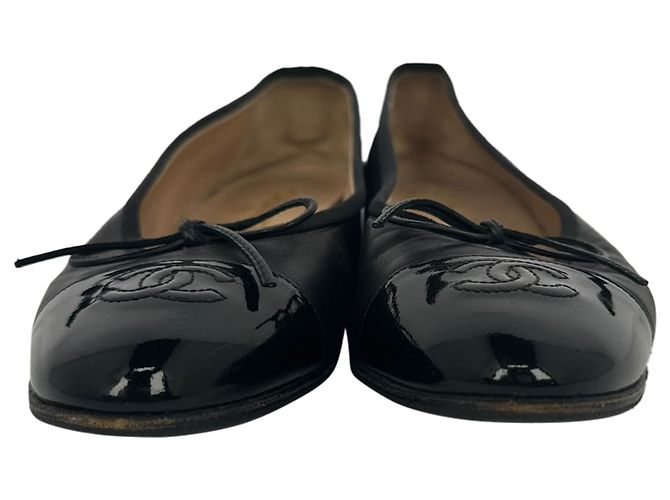 Ballerine Chanel in pelle nera con logo CC intrecciato - vista 2