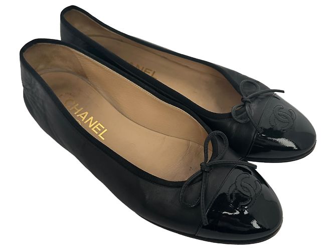 Ballerine Chanel in pelle nera con logo CC intrecciato - vista 5
