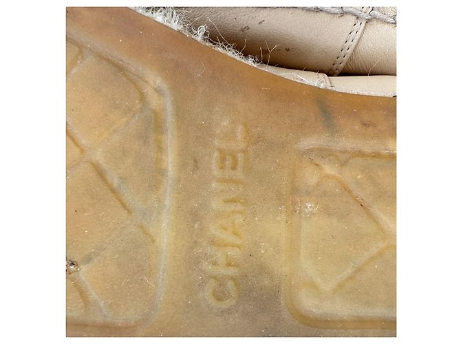Espadrillas Chanel in pelle beige con logo CC intrecciato - vista 12