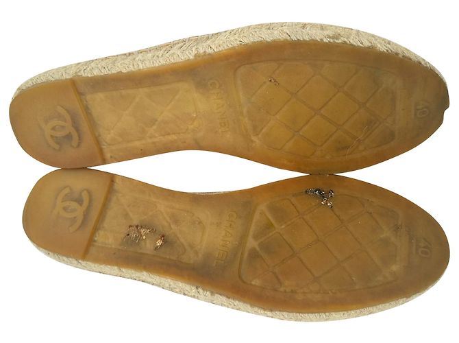 Espadrillas Chanel in pelle beige con logo CC intrecciato - vista 14
