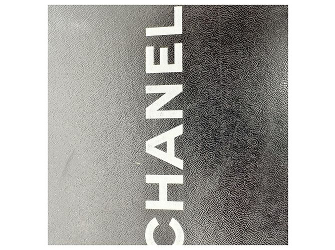 Espadrillas Chanel in pelle beige con logo CC intrecciato - vista 15