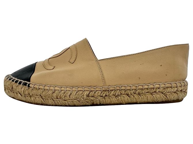Espadrillas Chanel in pelle beige con logo CC intrecciato - vista 7