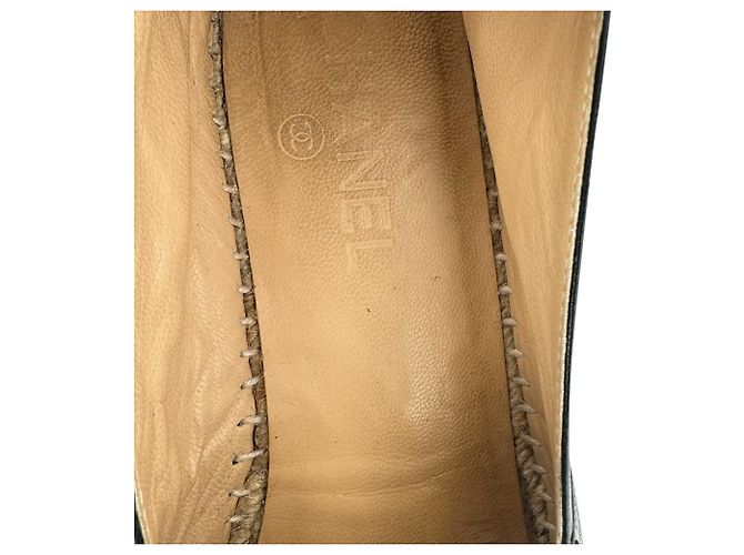Espadrillas Chanel con logo CC intrecciato in pelle nera - vista 9