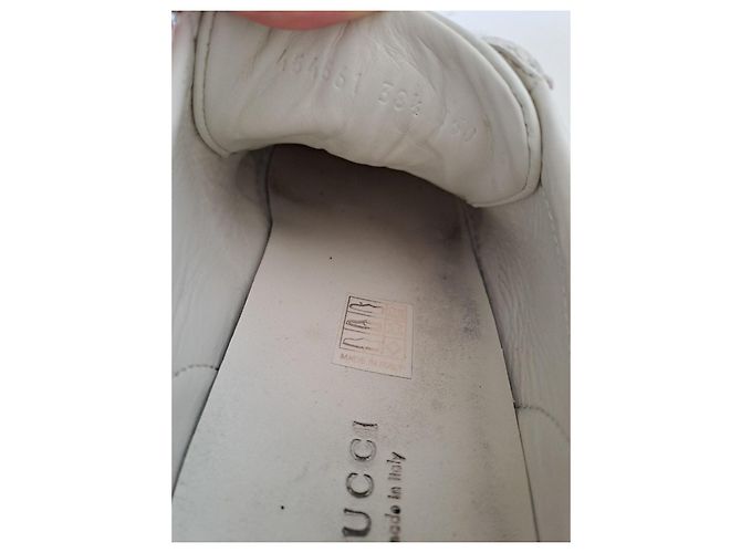 Gucci Sneaker Basse in Pelle Bianca Perle e Borchie - vista 4