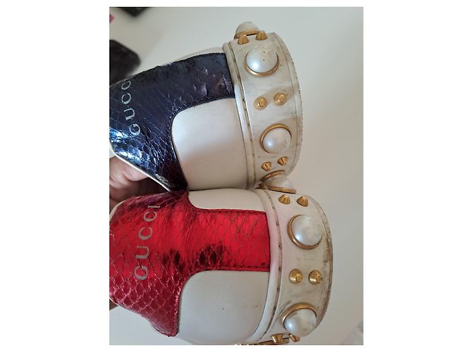 Gucci Sneaker Basse in Pelle Bianca Perle e Borchie - vista 7