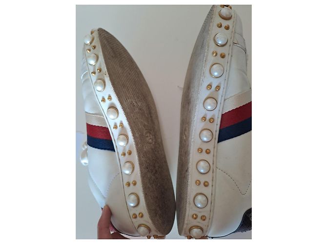 Gucci Sneaker Basse in Pelle Bianca Perle e Borchie - vista 9