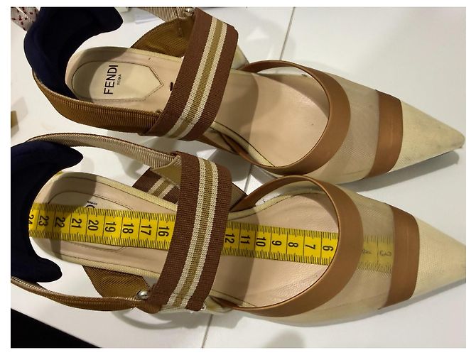 Fendi Colibri Décolleté Slingback Beige Marrone - vista 11