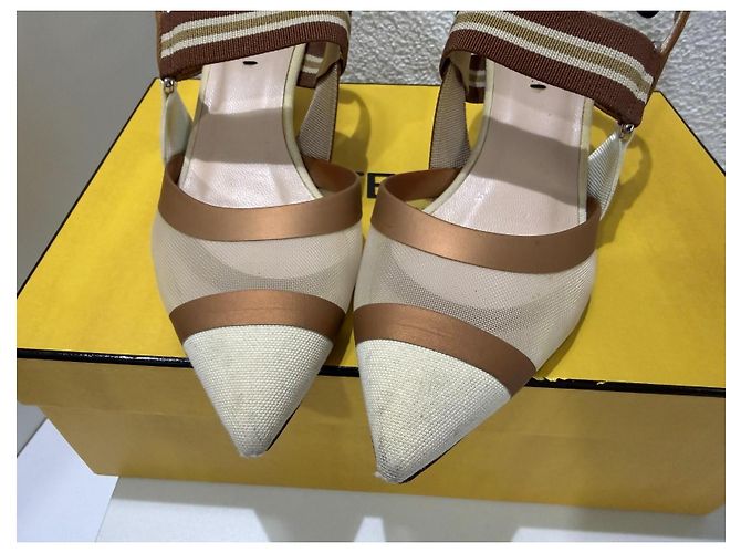 Fendi Colibri Décolleté Slingback Beige Marrone - vista 4