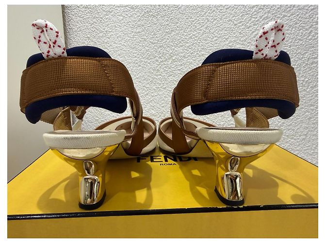 Fendi Colibri Décolleté Slingback Beige Marrone - vista 8