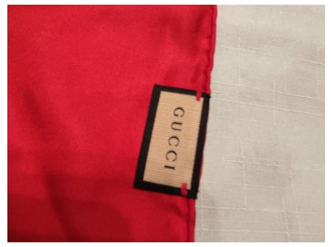 Gucci Seidenschal rot 90x90 - Ansicht 2