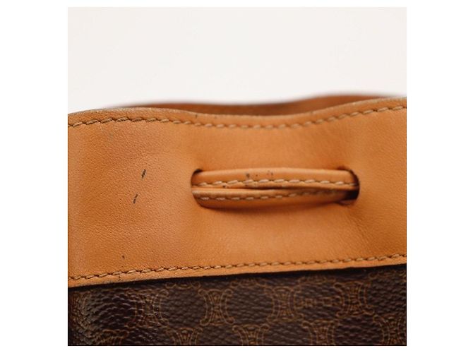 Céline Borsa Secchiello Monogram in Pelle Marrone - vista 11
