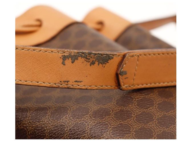 Céline Borsa Secchiello Monogram in Pelle Marrone - vista 12