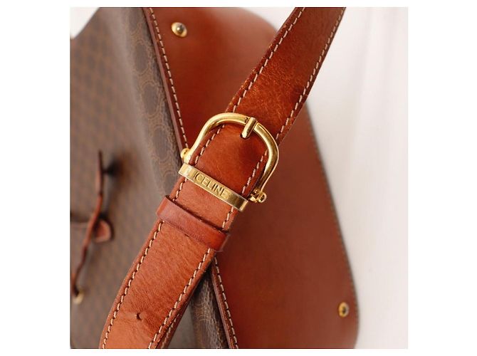 Céline Bolsa Bucket Monogram em Couro Castanho - vista 11
