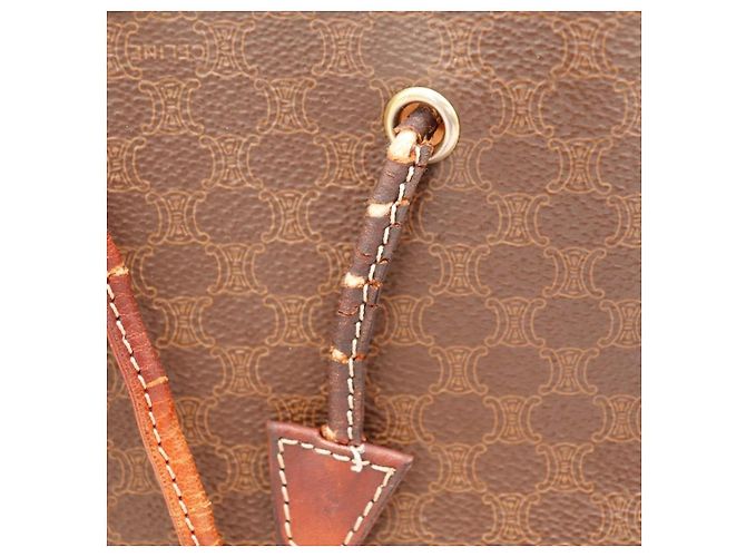 Céline Bolsa Bucket Monogram em Couro Castanho - vista 7