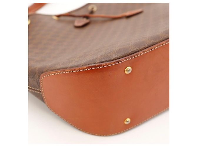 Céline Bolsa Bucket Monogram em Couro Castanho - vista 8