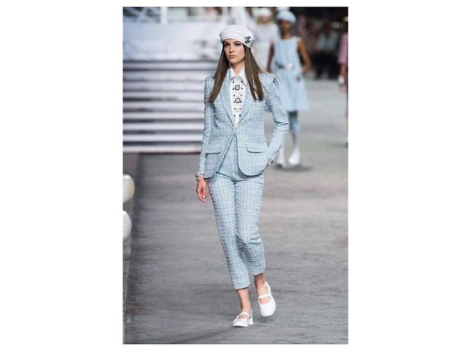 CHANEL Light Blue Multicolor Tweed Blazer Sz.38 gebraucht - Ansicht 10