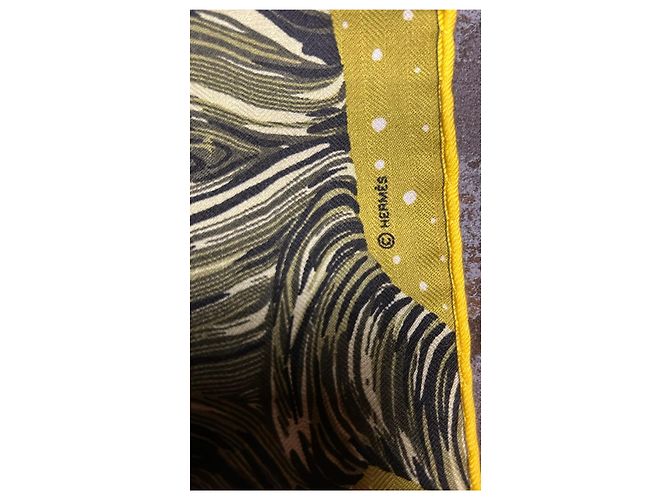 Hermès "Grrrrr !" Foulard 100 Cashmere e Seta Vert Matcha - vista 3