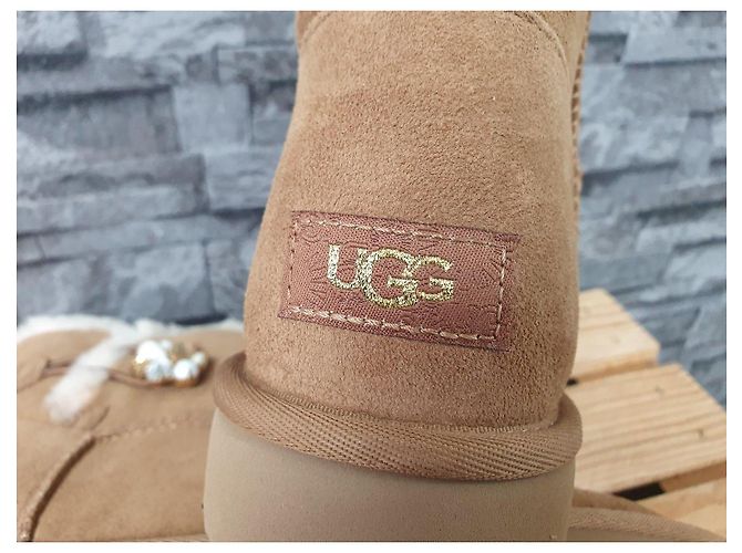 UGG Mini Bailey Button Bling Gem Stivali Cognac - vista 4