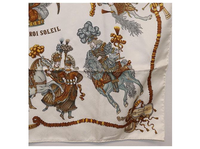 Hermès HERMES Carre 90 Scarf  LES FETES DU ROI SOLEIL  Silk White - vista 10