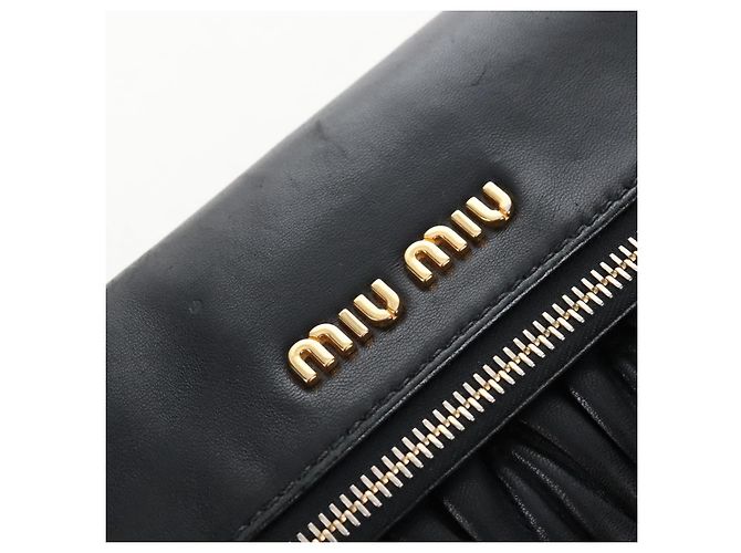 Miu Miu Matelasse Shoulder Bag Leather Black Gold Tone - vista 21