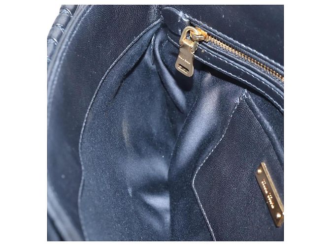 Miu Miu Matelasse Shoulder Bag Leather Black Gold Tone - vista 28