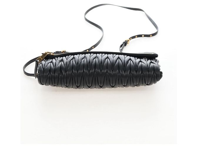 Miu Miu Matelasse Shoulder Bag Leather Black Gold Tone - vista 5