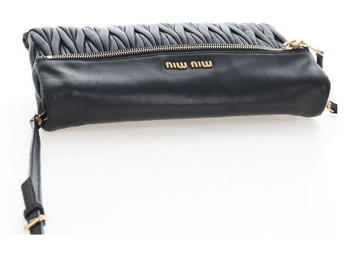 Miu Miu Matelasse Shoulder Bag Leather Black Gold Tone - vista 6