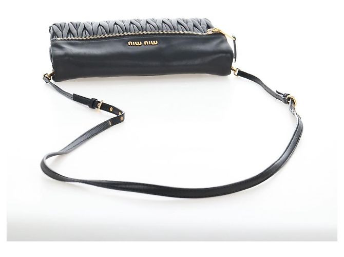 Miu Miu Matelasse Shoulder Bag Leather Black Gold Tone - vista 7