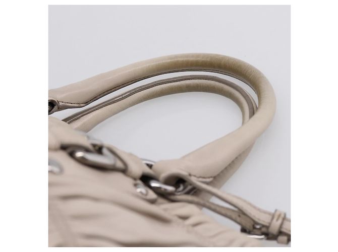 PRADA Geraffte Handtasche aus Leder 2way Grau Silber - Ansicht 14