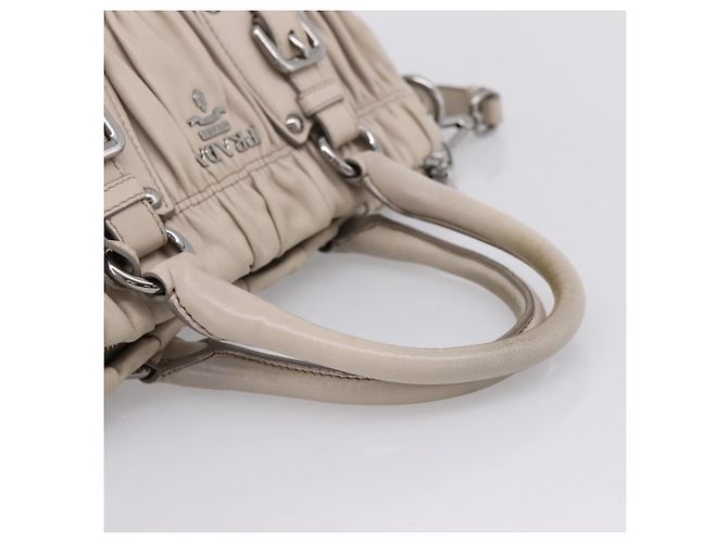 PRADA Geraffte Handtasche aus Leder 2way Grau Silber - Ansicht 8