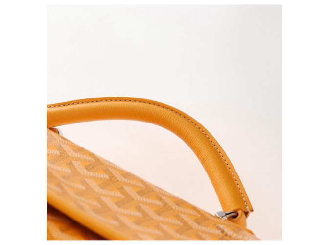 Goyard Herringbone Saint Léger Backpack PVC Leather Yellow - vista 14