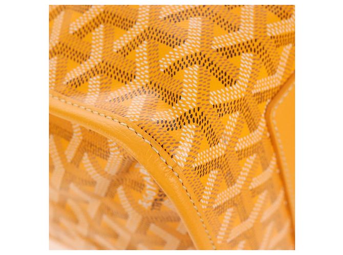 Goyard Herringbone Saint Léger Backpack PVC Leather Yellow - vista 18