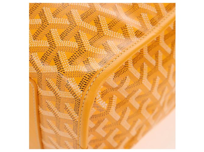 Goyard Herringbone Saint Léger Backpack PVC Leather Yellow - vista 19