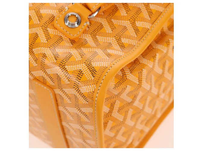 Goyard Herringbone Saint Léger Backpack PVC Leather Yellow - vista 21