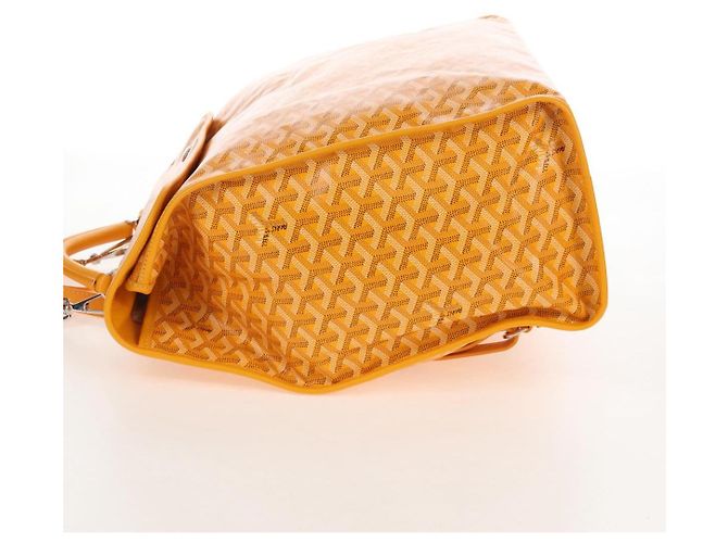 Goyard Herringbone Saint Léger Backpack PVC Leather Yellow - vista 3