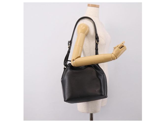 LOUIS VUITTON Epi Petit Noe Shoulder Bag Black M44102 LV - vista 20