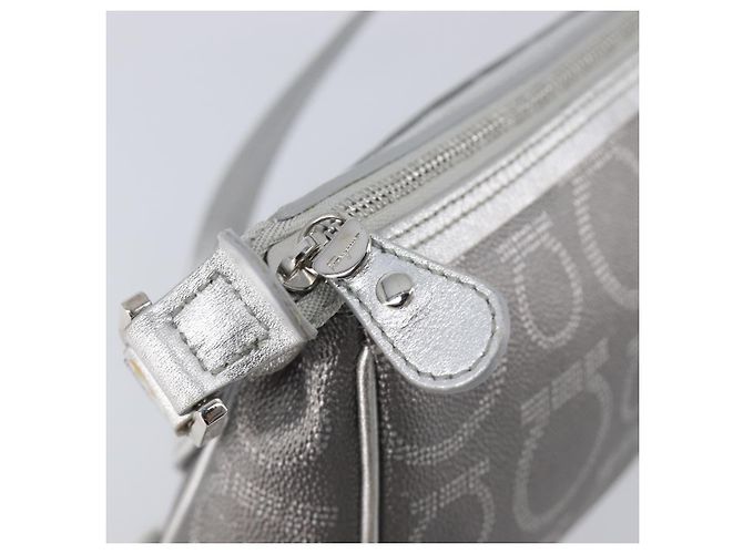 Salvatore Ferragamo Gancini Hand Bag Leather Silver - vista 10