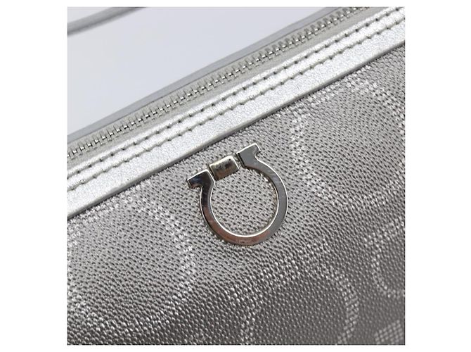 Salvatore Ferragamo Gancini Hand Bag Leather Silver - vista 19
