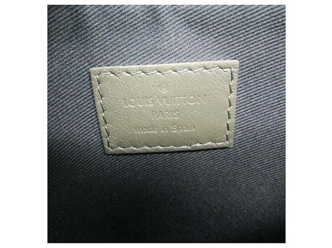 Borsa a Tracolla Piatta Louis Vuitton Monogram Shadow - vista 14