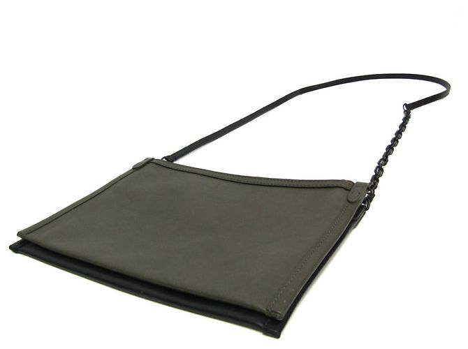 Borsa a Tracolla Piatta Louis Vuitton Monogram Shadow - vista 2