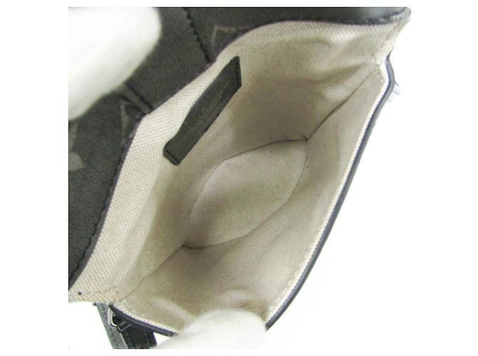 Pouch a Busta Monogram Brushed Louis Vuitton M12074 - vista 4