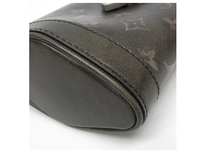 Pouch a Busta Monogram Brushed Louis Vuitton M12074 - vista 5