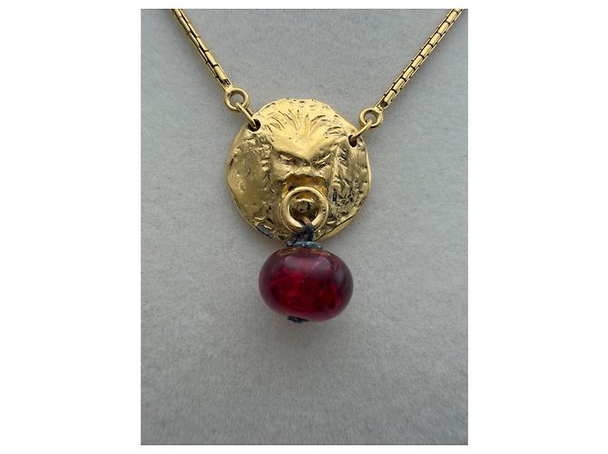 Collana Chanel Lion placcata oro con perla rossa - vista 2