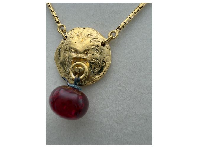 Collana Chanel Lion placcata oro con perla rossa - vista 3