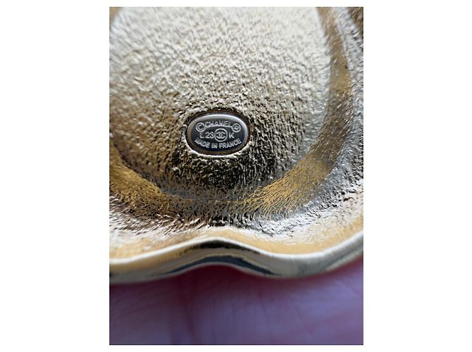 Spilla Chanel Vintage Fiore Rosa e Logo CC Dorato - vista 7