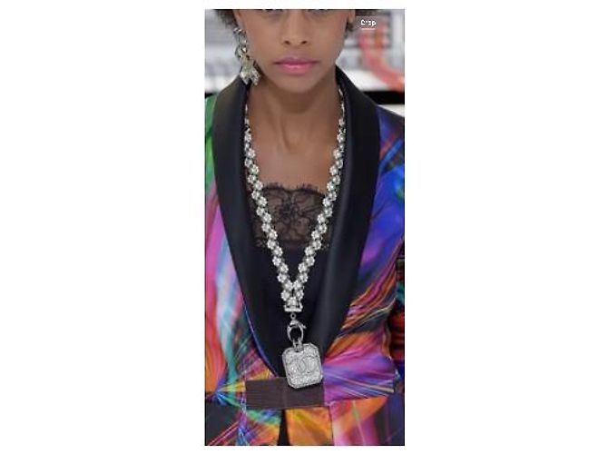 Collana lunga Chanel in perle sintetiche e strass CC - vista 14