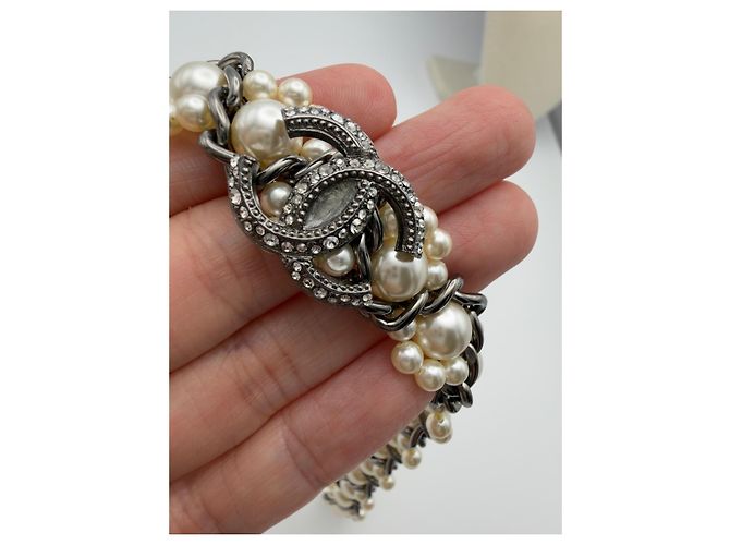 Collana lunga Chanel in perle sintetiche e strass CC - vista 8
