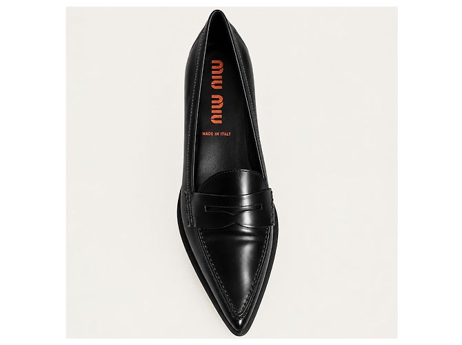Miu Miu Mocassini in pelle nera a punta - vista 5