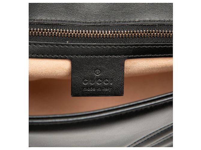 Gucci GG Marmont gesteppte Schultertasche aus Kalbsleder in Schwarz Medium - Ansicht 5