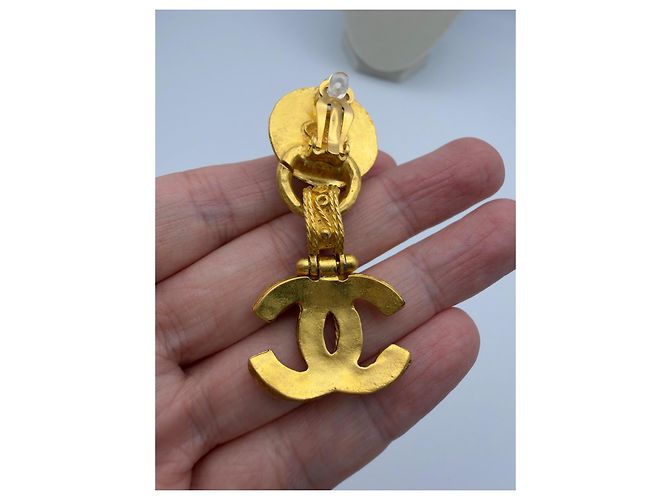Pendientes de clip Chanel CC con perlas sintéticas - vista 5